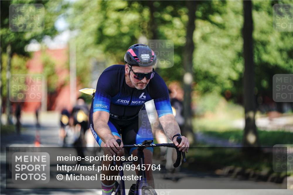 09.08.2026 - GEWOBA Citytriathlon Bremen Michael Burmester http://msf.ph/oto/9945764 09.08.2026 10:45:38 Radfahren 355, 400 meine-sportfotos.de