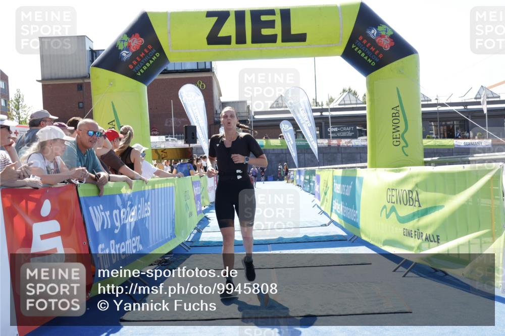 09.08.2026 - GEWOBA Citytriathlon Bremen Yannick Fuchs http://msf.ph/oto/9945808 09.08.2026 14:29:15 Ziel 945 meine-sportfotos.de