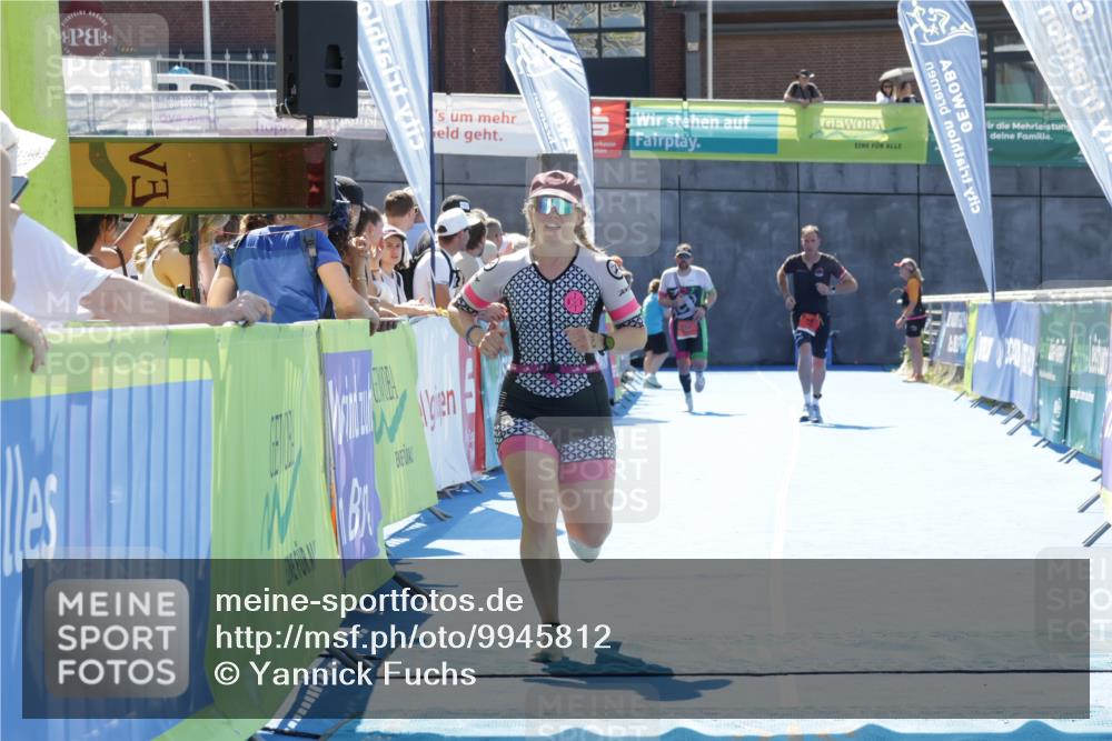 09.08.2026 - GEWOBA Citytriathlon Bremen Yannick Fuchs http://msf.ph/oto/9945812 09.08.2026 14:29:21 Ziel 953 meine-sportfotos.de