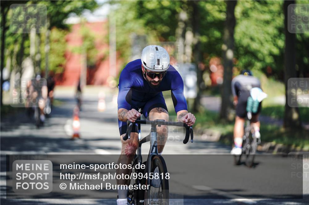 09.08.2026 - GEWOBA Citytriathlon Bremen Michael Burmester http://msf.ph/oto/9945818 09.08.2026 10:46:15 Radfahren 325, 328, 332, 343, 364, 366, 379, 407, 408, 502 meine-sportfotos.de