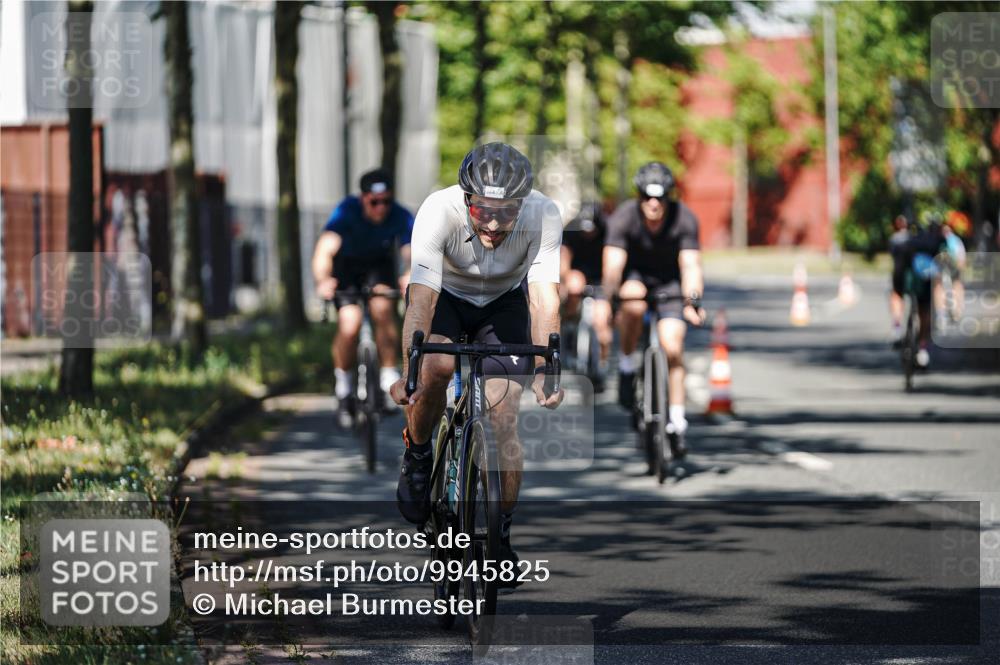 09.08.2026 - GEWOBA Citytriathlon Bremen Michael Burmester http://msf.ph/oto/9945825 09.08.2026 10:46:17 Radfahren 325, 328, 332, 343, 364, 366, 379, 407, 408, 502 meine-sportfotos.de