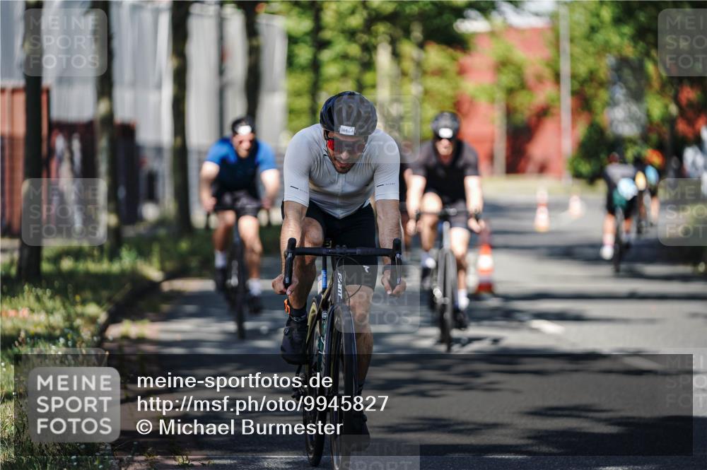 09.08.2026 - GEWOBA Citytriathlon Bremen Michael Burmester http://msf.ph/oto/9945827 09.08.2026 10:46:17 Radfahren 325, 328, 332, 343, 364, 366, 379, 407, 408, 502 meine-sportfotos.de