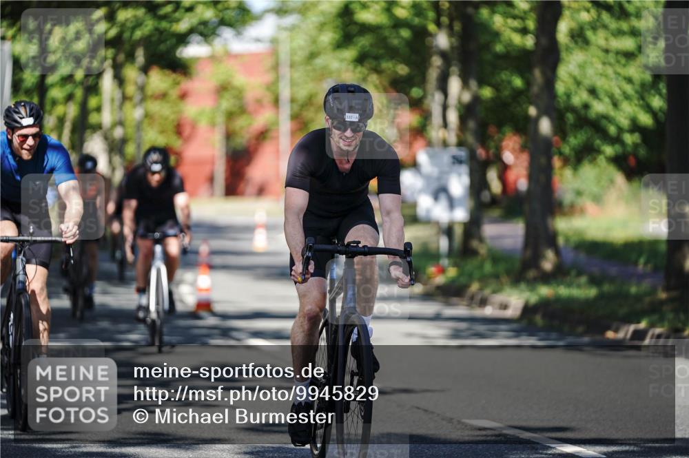 09.08.2026 - GEWOBA Citytriathlon Bremen Michael Burmester http://msf.ph/oto/9945829 09.08.2026 10:46:18 Radfahren 325, 328, 332, 343, 364, 366, 379, 407, 408, 502 meine-sportfotos.de