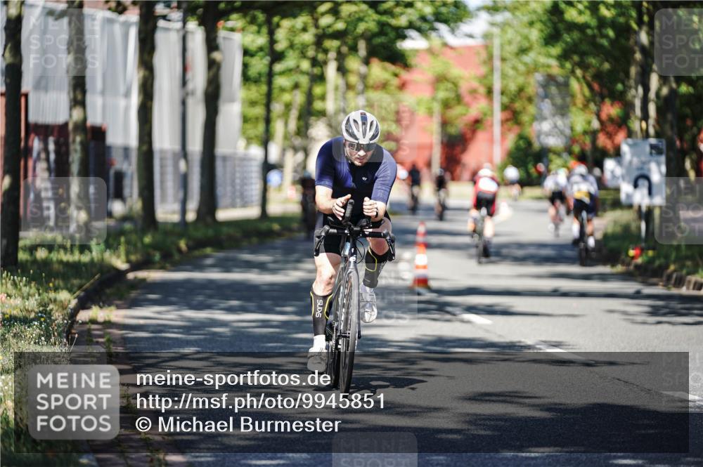 09.08.2026 - GEWOBA Citytriathlon Bremen Michael Burmester http://msf.ph/oto/9945851 09.08.2026 10:46:32 Radfahren 328, 332, 343, 364, 369, 411, 502 meine-sportfotos.de