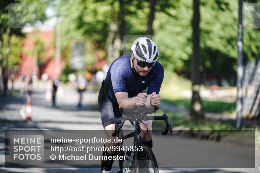 09.08.2026 - GEWOBA Citytriathlon Bremen Michael Burmester http://msf.ph/oto/9945853 09.08.2026 10:46:33 Radfahren 328, 340, 343, 364, 369, 411, 447, 502 meine-sportfotos.de