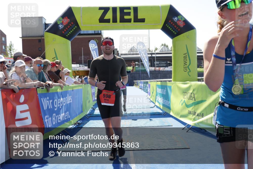 09.08.2026 - GEWOBA Citytriathlon Bremen Yannick Fuchs http://msf.ph/oto/9945863 09.08.2026 14:29:48 Ziel 598, 1010, 1010 meine-sportfotos.de