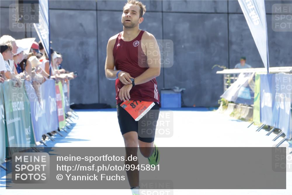 09.08.2026 - GEWOBA Citytriathlon Bremen Yannick Fuchs http://msf.ph/oto/9945891 09.08.2026 14:30:03 Ziel 877, 932 meine-sportfotos.de