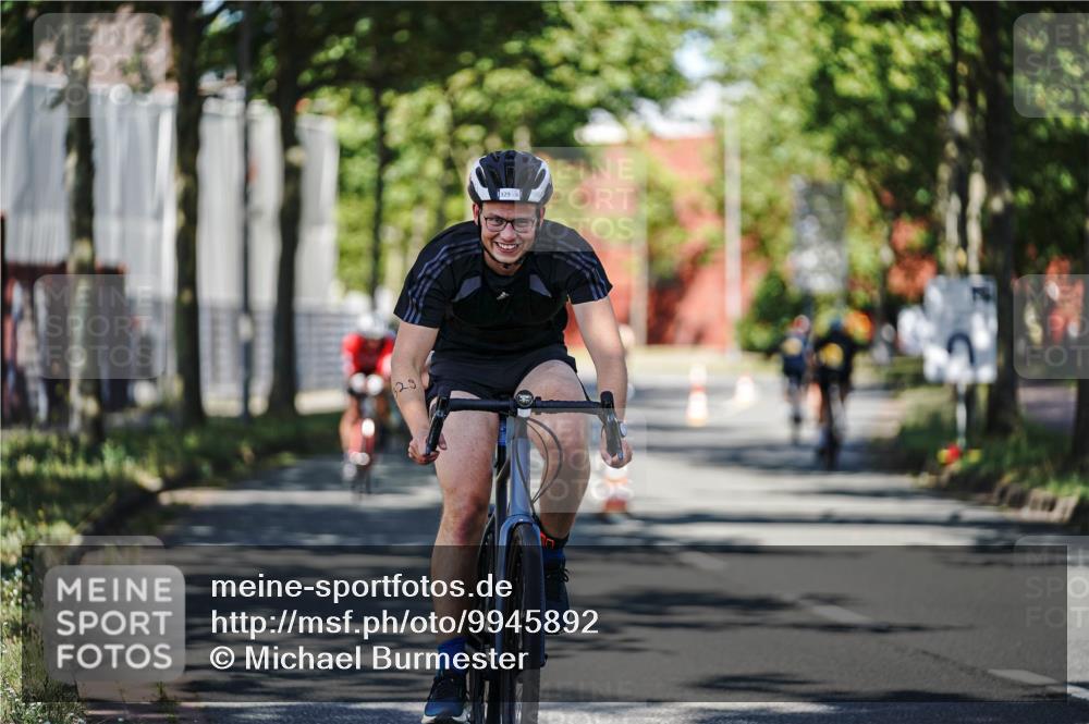 09.08.2026 - GEWOBA Citytriathlon Bremen Michael Burmester http://msf.ph/oto/9945892 09.08.2026 10:46:55 Radfahren 125, 131, 249, 304, 329, 368, 403, 406 meine-sportfotos.de