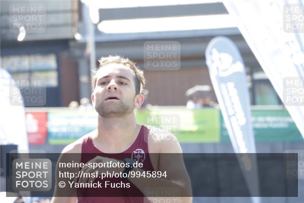 09.08.2026 - GEWOBA Citytriathlon Bremen Yannick Fuchs http://msf.ph/oto/9945894 09.08.2026 14:30:06 Ziel 877 meine-sportfotos.de
