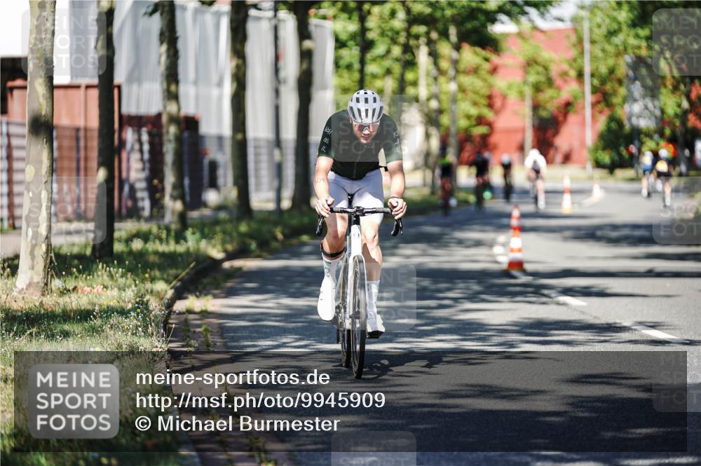 09.08.2026 - GEWOBA Citytriathlon Bremen Michael Burmester http://msf.ph/oto/9945909 09.08.2026 10:46:59 Radfahren 125, 131, 249, 304, 329, 362, 368, 392, 406 meine-sportfotos.de