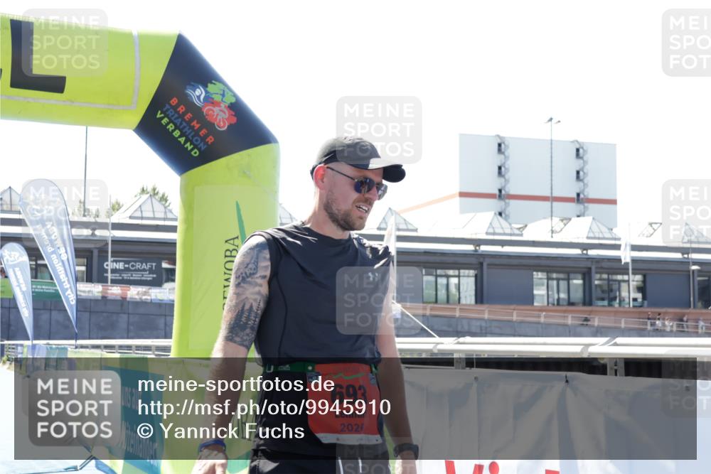 09.08.2026 - GEWOBA Citytriathlon Bremen Yannick Fuchs http://msf.ph/oto/9945910 09.08.2026 14:30:36 Ziel 693 meine-sportfotos.de