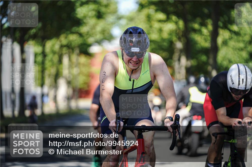 09.08.2026 - GEWOBA Citytriathlon Bremen Michael Burmester http://msf.ph/oto/9945924 09.08.2026 10:47:07 Radfahren 103, 125, 131, 249, 304, 329, 359, 362, 368, 382, 392 meine-sportfotos.de