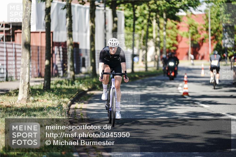 09.08.2026 - GEWOBA Citytriathlon Bremen Michael Burmester http://msf.ph/oto/9945950 09.08.2026 10:47:36 Radfahren 295, 298, 479, 516 meine-sportfotos.de