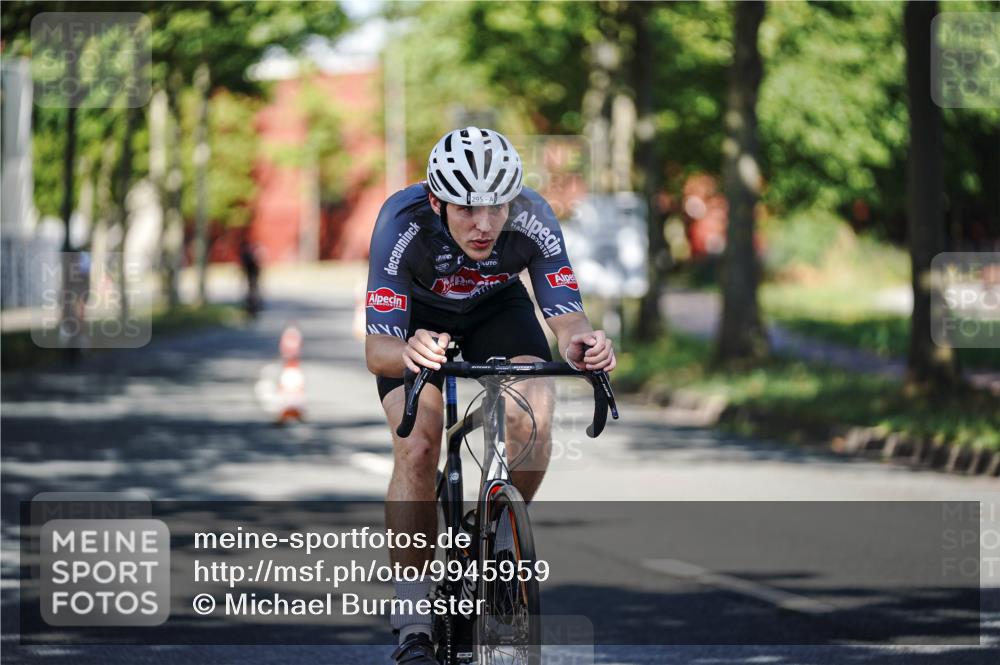 09.08.2026 - GEWOBA Citytriathlon Bremen Michael Burmester http://msf.ph/oto/9945959 09.08.2026 10:47:44 Radfahren 295, 298, 363, 437, 479, 516 meine-sportfotos.de