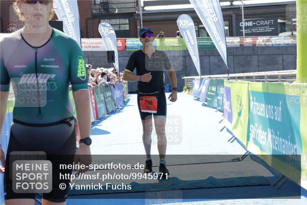 09.08.2026 - GEWOBA Citytriathlon Bremen Yannick Fuchs http://msf.ph/oto/9945971 09.08.2026 14:31:49 Ziel 750 meine-sportfotos.de