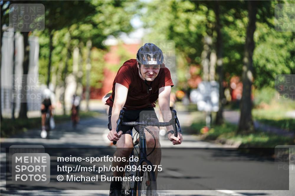 09.08.2026 - GEWOBA Citytriathlon Bremen Michael Burmester http://msf.ph/oto/9945975 09.08.2026 10:47:52 Radfahren 25, 295, 363, 396, 437 meine-sportfotos.de