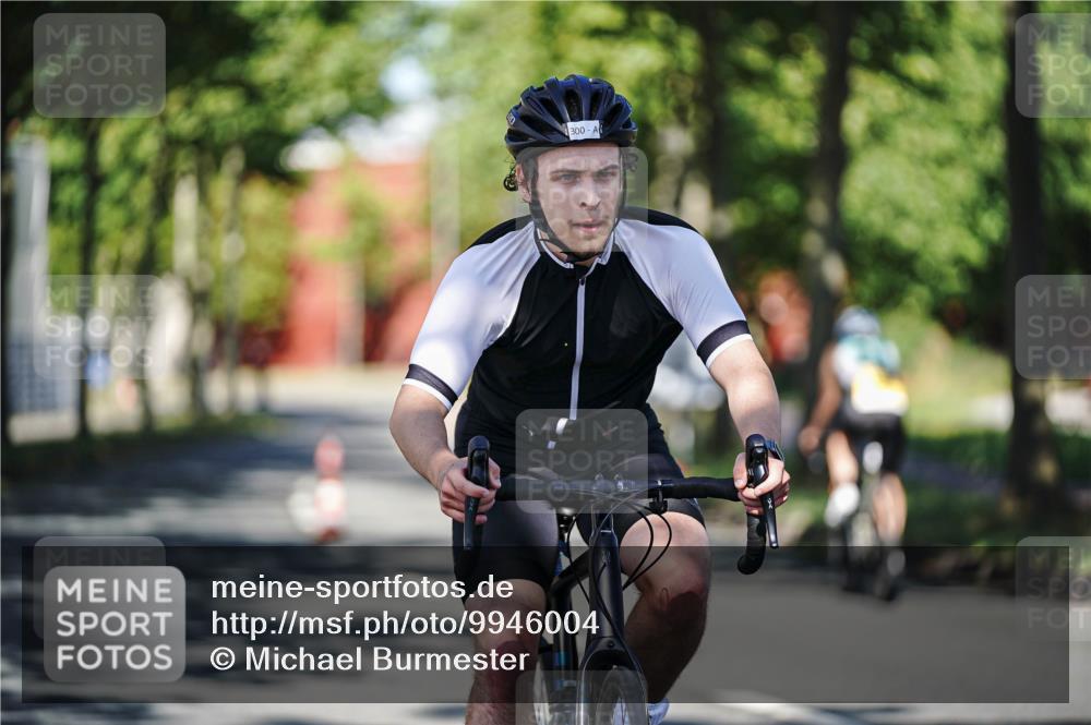 09.08.2026 - GEWOBA Citytriathlon Bremen Michael Burmester http://msf.ph/oto/9946004 09.08.2026 10:48:03 Radfahren 25, 177, 300, 327, 363, 396 meine-sportfotos.de