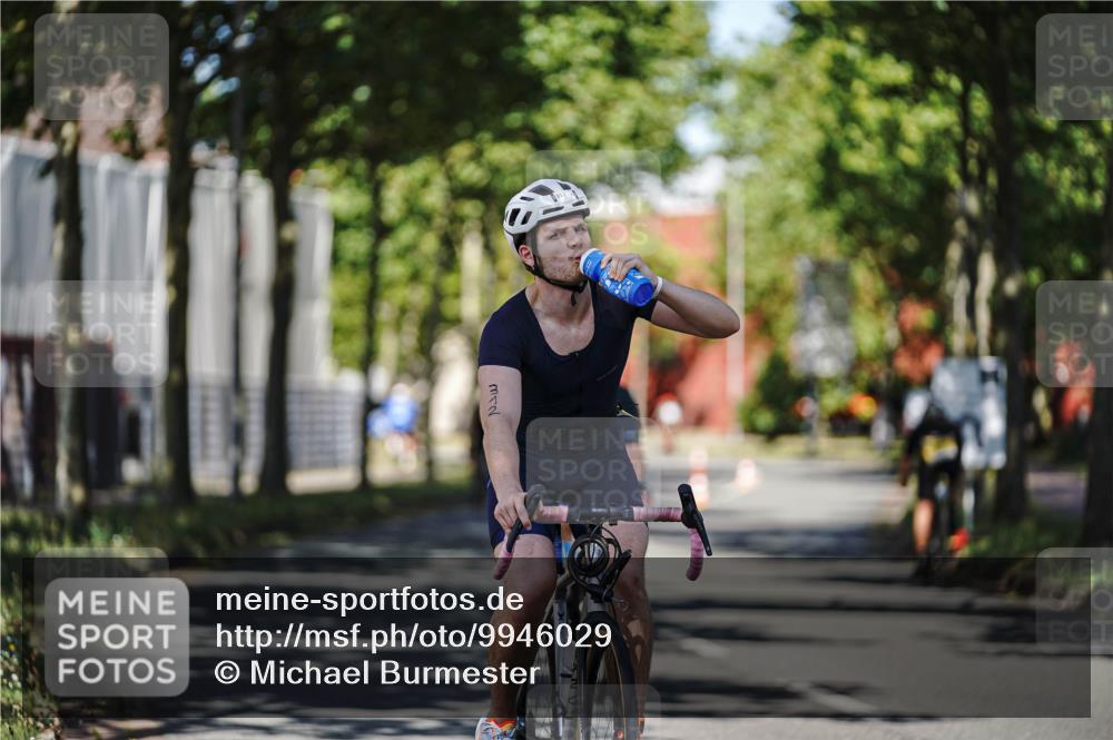 09.08.2026 - GEWOBA Citytriathlon Bremen Michael Burmester http://msf.ph/oto/9946029 09.08.2026 10:48:20 Radfahren 239, 312, 352, 356, 520 meine-sportfotos.de