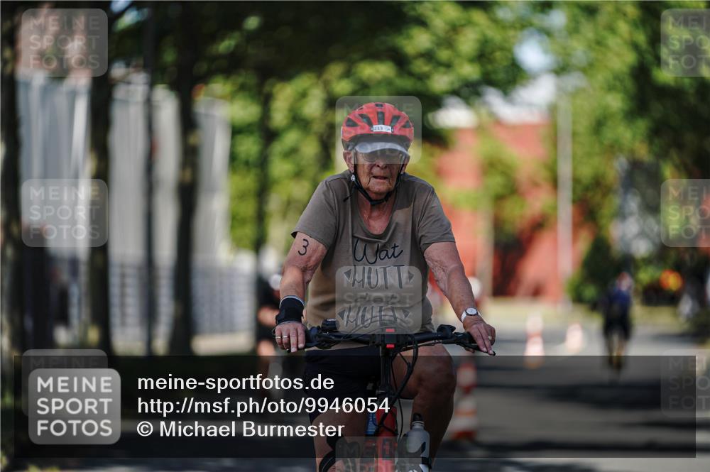 09.08.2026 - GEWOBA Citytriathlon Bremen Michael Burmester http://msf.ph/oto/9946054 09.08.2026 10:49:11 Radfahren 294, 388, 430, 497 meine-sportfotos.de