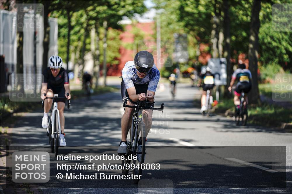 09.08.2026 - GEWOBA Citytriathlon Bremen Michael Burmester http://msf.ph/oto/9946063 09.08.2026 10:49:21 Radfahren 294, 320, 413, 430, 454, 497 meine-sportfotos.de