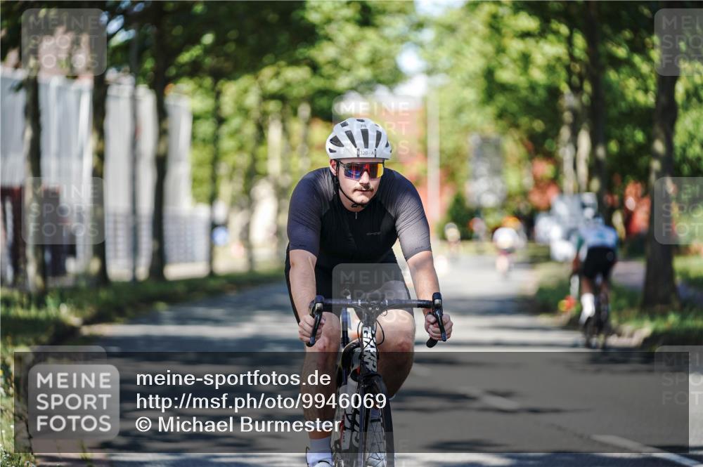 09.08.2026 - GEWOBA Citytriathlon Bremen Michael Burmester http://msf.ph/oto/9946069 09.08.2026 10:49:28 Radfahren 299, 320, 413, 430, 454, 497 meine-sportfotos.de