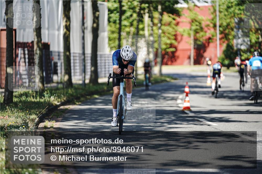 09.08.2026 - GEWOBA Citytriathlon Bremen Michael Burmester http://msf.ph/oto/9946071 09.08.2026 10:49:32 Radfahren 299, 320, 413, 454, 508 meine-sportfotos.de