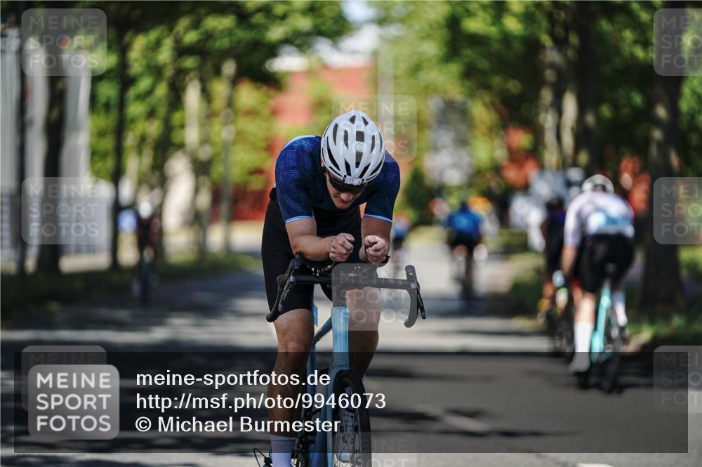 09.08.2026 - GEWOBA Citytriathlon Bremen Michael Burmester http://msf.ph/oto/9946073 09.08.2026 10:49:34 Radfahren 299, 320, 413, 454, 508 meine-sportfotos.de