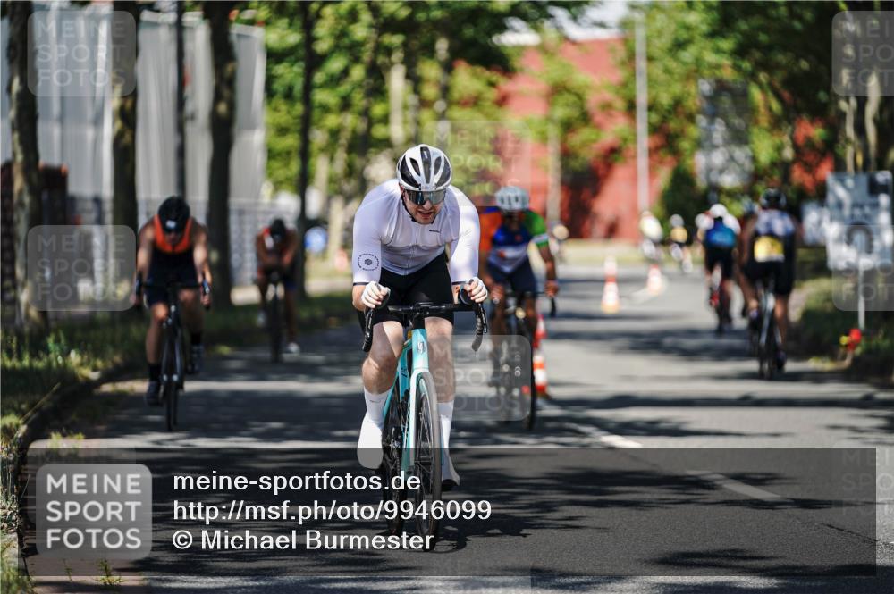 09.08.2026 - GEWOBA Citytriathlon Bremen Michael Burmester http://msf.ph/oto/9946099 09.08.2026 10:50:11 Radfahren 27, 39, 129, 189, 215, 288, 334, 385, 410, 419, 458, 489 meine-sportfotos.de