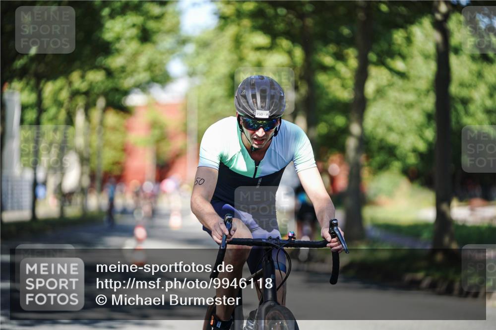 09.08.2026 - GEWOBA Citytriathlon Bremen Michael Burmester http://msf.ph/oto/9946118 09.08.2026 10:50:30 Radfahren 63, 350, 385, 450, 457 meine-sportfotos.de