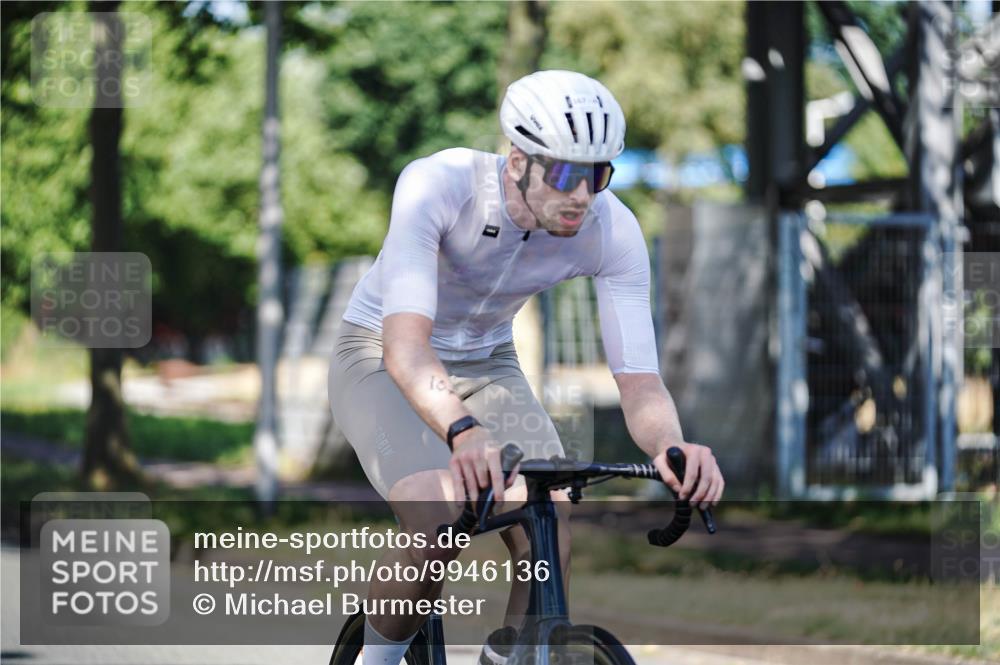 09.08.2026 - GEWOBA Citytriathlon Bremen Michael Burmester http://msf.ph/oto/9946136 09.08.2026 10:50:47 Radfahren 1, 7, 83, 137, 167, 313, 337, 370, 470, 481, 482, 486, 526, 532 meine-sportfotos.de