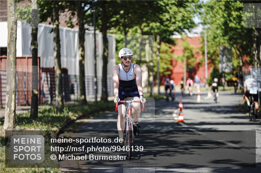 09.08.2026 - GEWOBA Citytriathlon Bremen Michael Burmester http://msf.ph/oto/9946139 09.08.2026 10:50:50 Radfahren 1, 7, 83, 137, 167, 313, 330, 337, 370, 452, 470, 481, 482, 486, 526, 532 meine-sportfotos.de