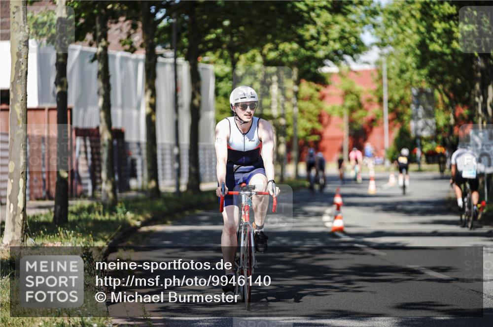09.08.2026 - GEWOBA Citytriathlon Bremen Michael Burmester http://msf.ph/oto/9946140 09.08.2026 10:50:50 Radfahren 1, 7, 83, 137, 167, 313, 330, 337, 370, 452, 470, 481, 482, 486, 526, 532 meine-sportfotos.de
