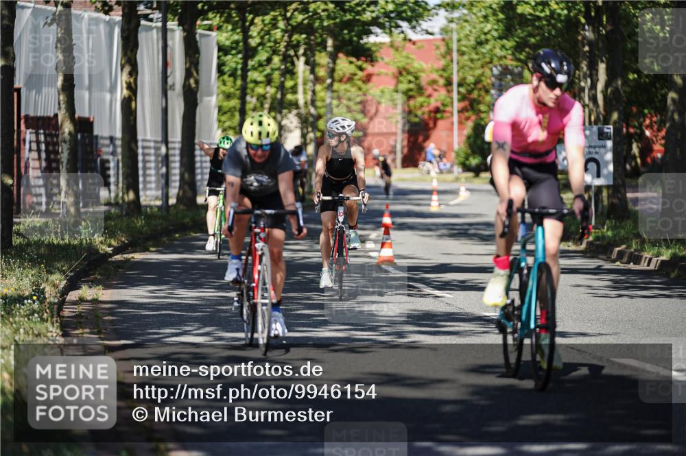 09.08.2026 - GEWOBA Citytriathlon Bremen Michael Burmester http://msf.ph/oto/9946154 09.08.2026 10:50:59 Radfahren 137, 167, 173, 313, 330, 344, 370, 452, 453, 493, 503 meine-sportfotos.de