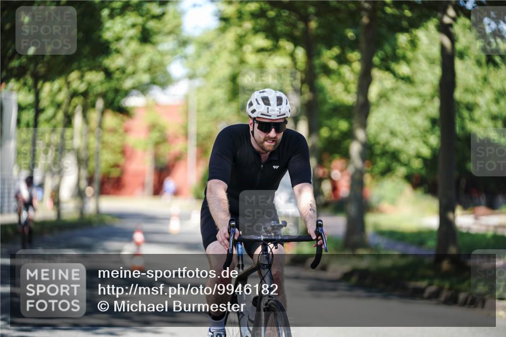 09.08.2026 - GEWOBA Citytriathlon Bremen Michael Burmester http://msf.ph/oto/9946182 09.08.2026 10:51:30 Radfahren 57, 99, 324, 397 meine-sportfotos.de