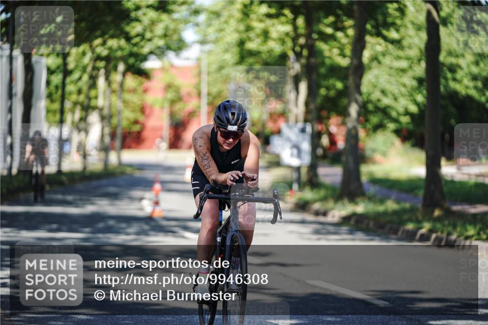 09.08.2026 - GEWOBA Citytriathlon Bremen Michael Burmester http://msf.ph/oto/9946308 09.08.2026 10:54:02 Radfahren 193, 247, 367, 473, 501 meine-sportfotos.de
