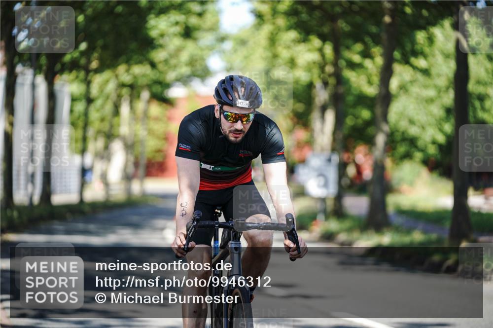 09.08.2026 - GEWOBA Citytriathlon Bremen Michael Burmester http://msf.ph/oto/9946312 09.08.2026 10:54:06 Radfahren 193, 247, 367, 473 meine-sportfotos.de