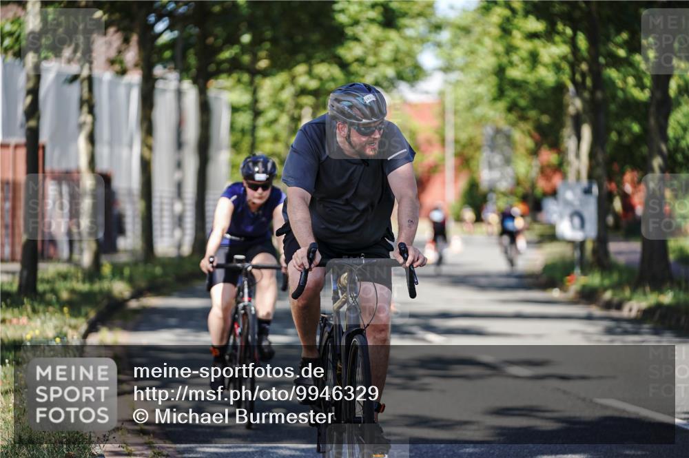 09.08.2026 - GEWOBA Citytriathlon Bremen Michael Burmester http://msf.ph/oto/9946329 09.08.2026 10:54:31 Radfahren 13, 17, 33, 87, 111, 143, 185, 195, 223, 331, 436, 467, 490, 509, 514 meine-sportfotos.de