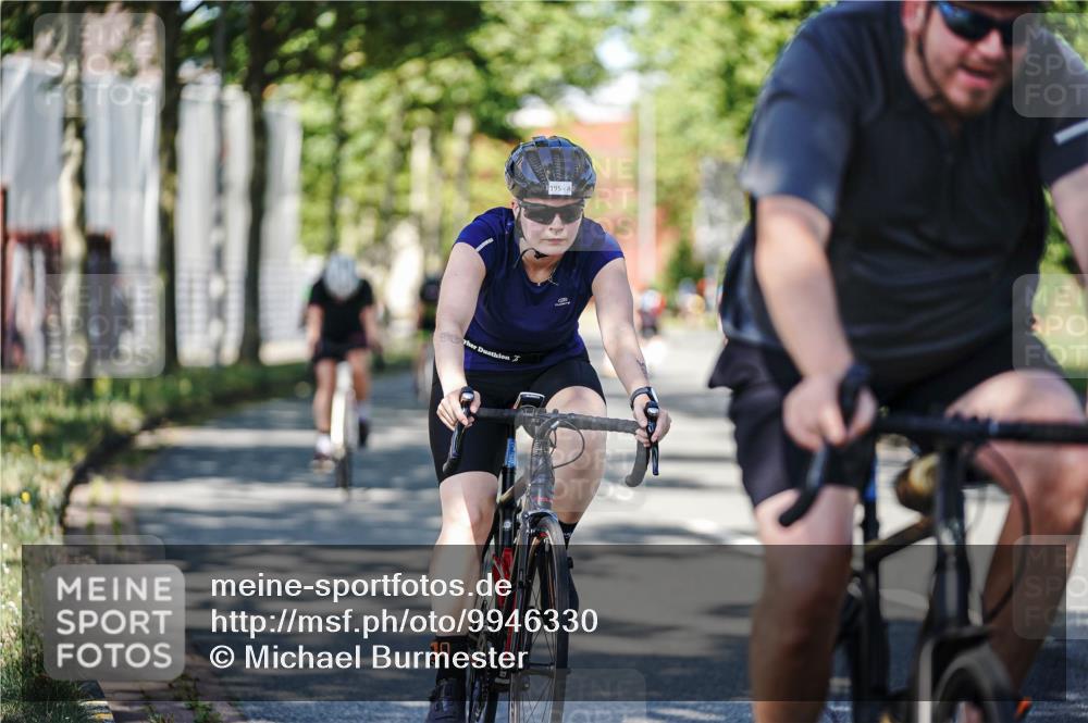 09.08.2026 - GEWOBA Citytriathlon Bremen Michael Burmester http://msf.ph/oto/9946330 09.08.2026 10:54:32 Radfahren 13, 17, 33, 87, 111, 143, 185, 195, 223, 331, 436, 467, 490, 509, 514, 531 meine-sportfotos.de