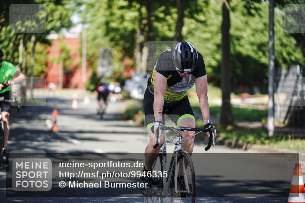 09.08.2026 - GEWOBA Citytriathlon Bremen Michael Burmester http://msf.ph/oto/9946335 09.08.2026 10:54:35 Radfahren 13, 17, 33, 87, 111, 143, 185, 195, 223, 331, 436, 467, 490, 509, 514, 531 meine-sportfotos.de