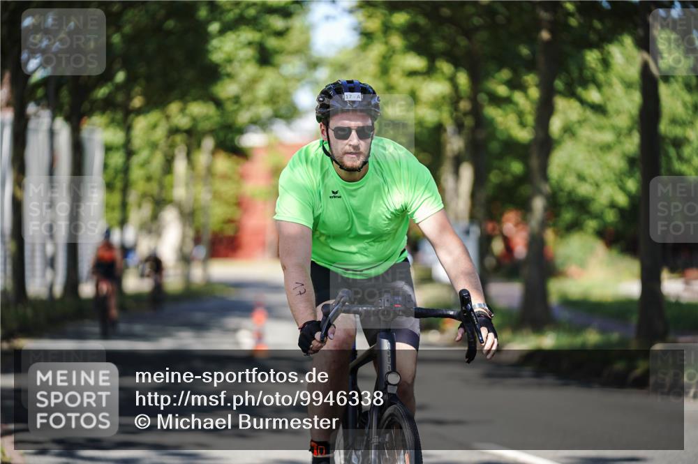 09.08.2026 - GEWOBA Citytriathlon Bremen Michael Burmester http://msf.ph/oto/9946338 09.08.2026 10:54:36 Radfahren 13, 17, 33, 87, 111, 143, 185, 195, 331, 436, 467, 490, 509, 514, 531 meine-sportfotos.de