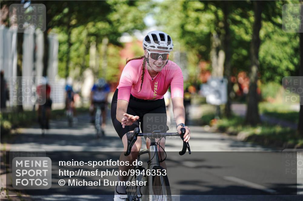 09.08.2026 - GEWOBA Citytriathlon Bremen Michael Burmester http://msf.ph/oto/9946353 09.08.2026 10:54:56 Radfahren 37, 135, 201, 207, 303, 390, 444, 476, 513, 530 meine-sportfotos.de