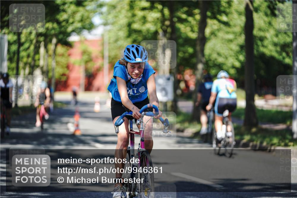 09.08.2026 - GEWOBA Citytriathlon Bremen Michael Burmester http://msf.ph/oto/9946361 09.08.2026 10:55:01 Radfahren 37, 135, 201, 207, 303, 390, 444, 471, 476, 513, 530 meine-sportfotos.de