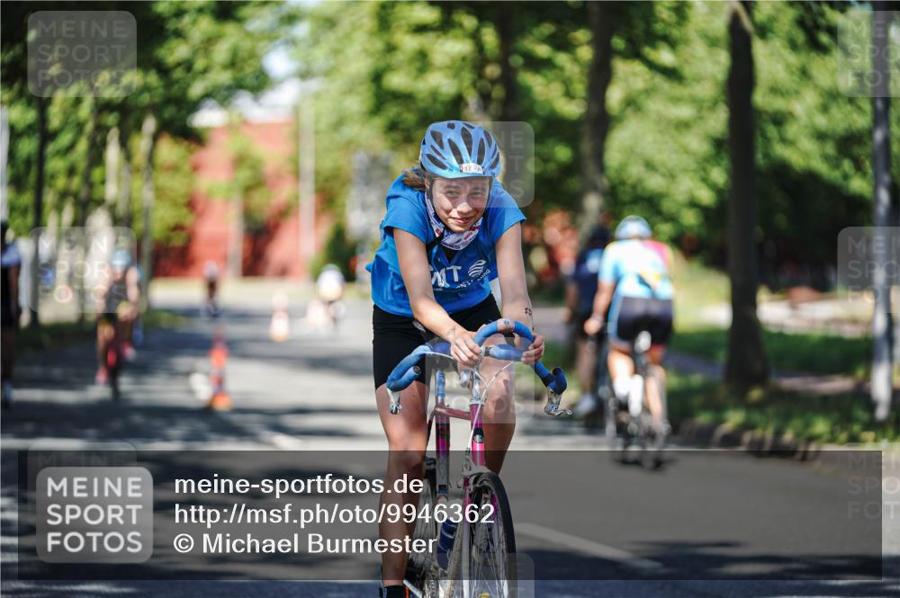 09.08.2026 - GEWOBA Citytriathlon Bremen Michael Burmester http://msf.ph/oto/9946362 09.08.2026 10:55:01 Radfahren 37, 135, 201, 207, 303, 390, 444, 471, 476, 513, 530 meine-sportfotos.de