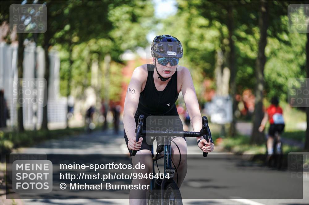 09.08.2026 - GEWOBA Citytriathlon Bremen Michael Burmester http://msf.ph/oto/9946404 09.08.2026 10:55:42 Radfahren 45, 93, 119, 157, 426, 440, 488, 494 meine-sportfotos.de
