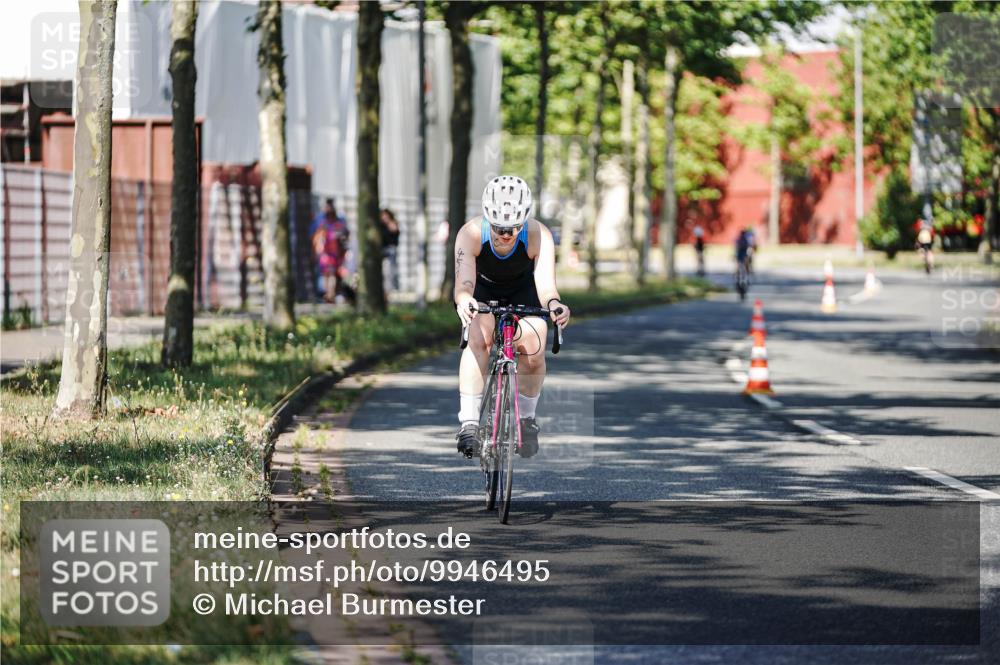 09.08.2026 - GEWOBA Citytriathlon Bremen Michael Burmester http://msf.ph/oto/9946495 09.08.2026 10:57:39 Radfahren 117, 451, 462 meine-sportfotos.de