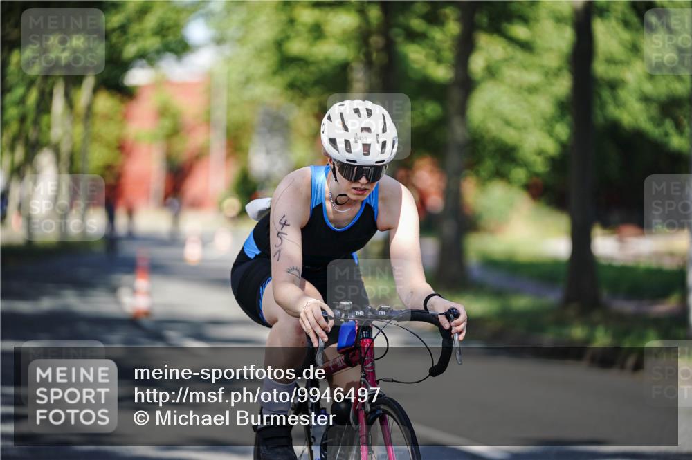 09.08.2026 - GEWOBA Citytriathlon Bremen Michael Burmester http://msf.ph/oto/9946497 09.08.2026 10:57:40 Radfahren 117, 451, 462 meine-sportfotos.de