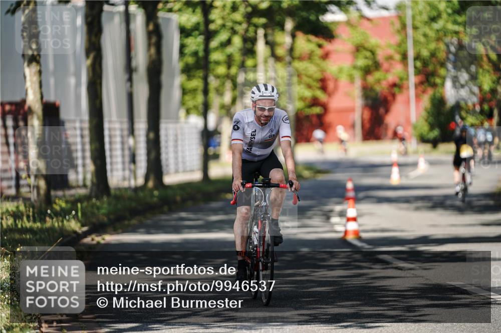 09.08.2026 - GEWOBA Citytriathlon Bremen Michael Burmester http://msf.ph/oto/9946537 09.08.2026 11:00:03 Radfahren 49 meine-sportfotos.de