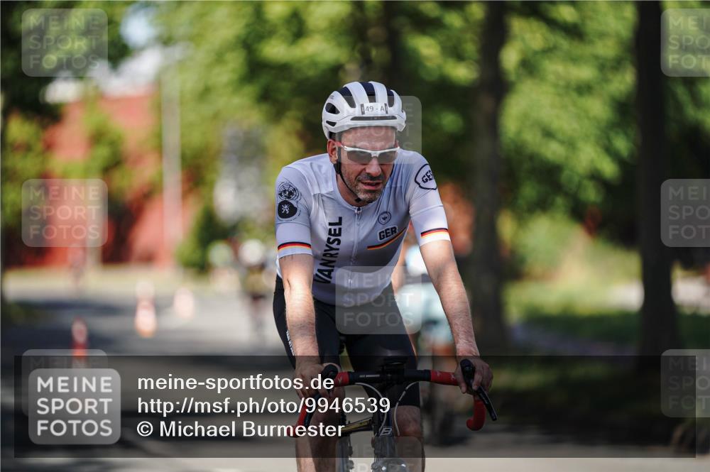09.08.2026 - GEWOBA Citytriathlon Bremen Michael Burmester http://msf.ph/oto/9946539 09.08.2026 11:00:04 Radfahren 49 meine-sportfotos.de