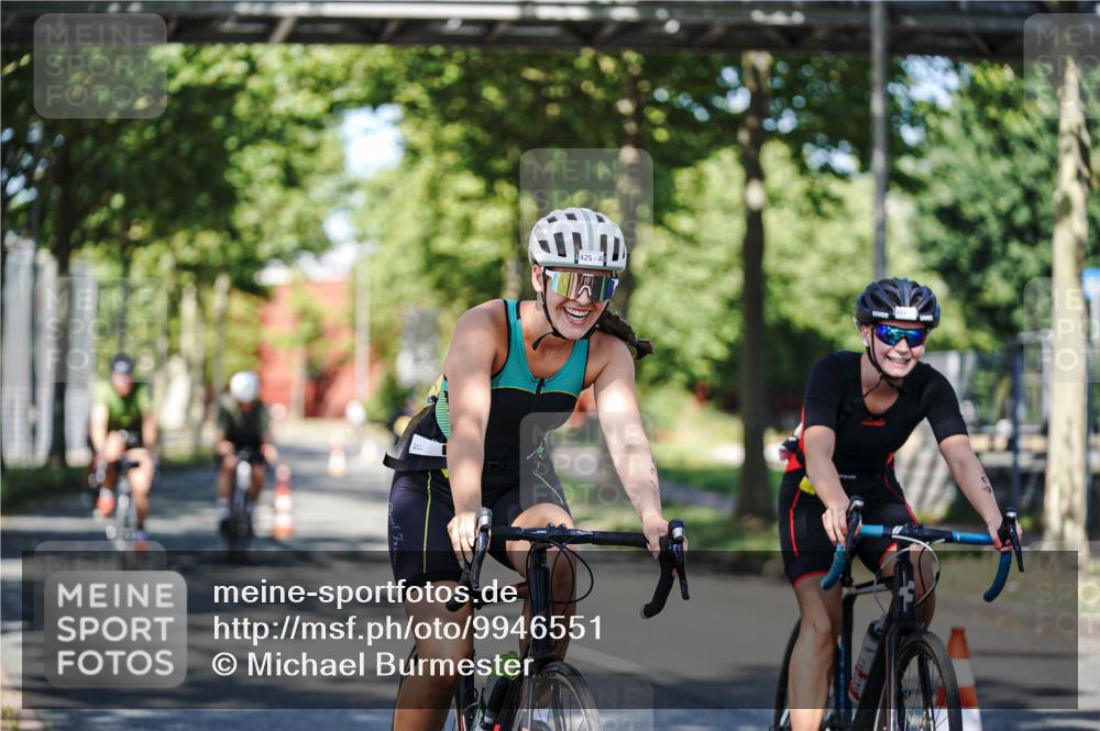 09.08.2026 - GEWOBA Citytriathlon Bremen Michael Burmester http://msf.ph/oto/9946551 09.08.2026 11:00:38 Radfahren 73, 91, 127, 161, 165, 415, 424, 425 meine-sportfotos.de
