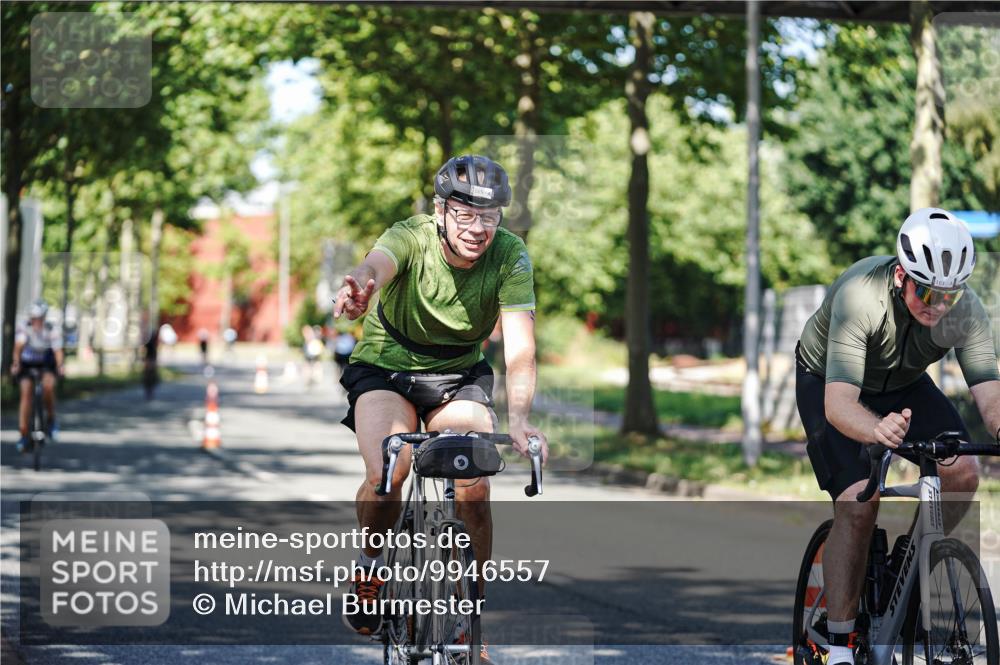 09.08.2026 - GEWOBA Citytriathlon Bremen Michael Burmester http://msf.ph/oto/9946557 09.08.2026 11:00:40 Radfahren 73, 91, 127, 161, 165, 415, 424, 425 meine-sportfotos.de
